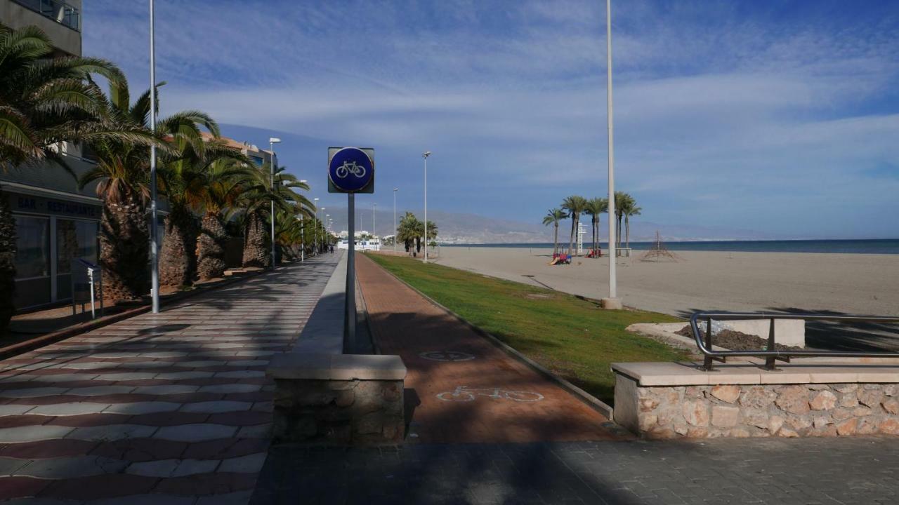 Apartamentos Roquetas Beach Roquetas de Mar Exterior photo
